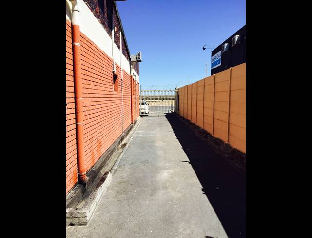 555M² WAREHOUSE TO LET IN PAARDEN EILAND